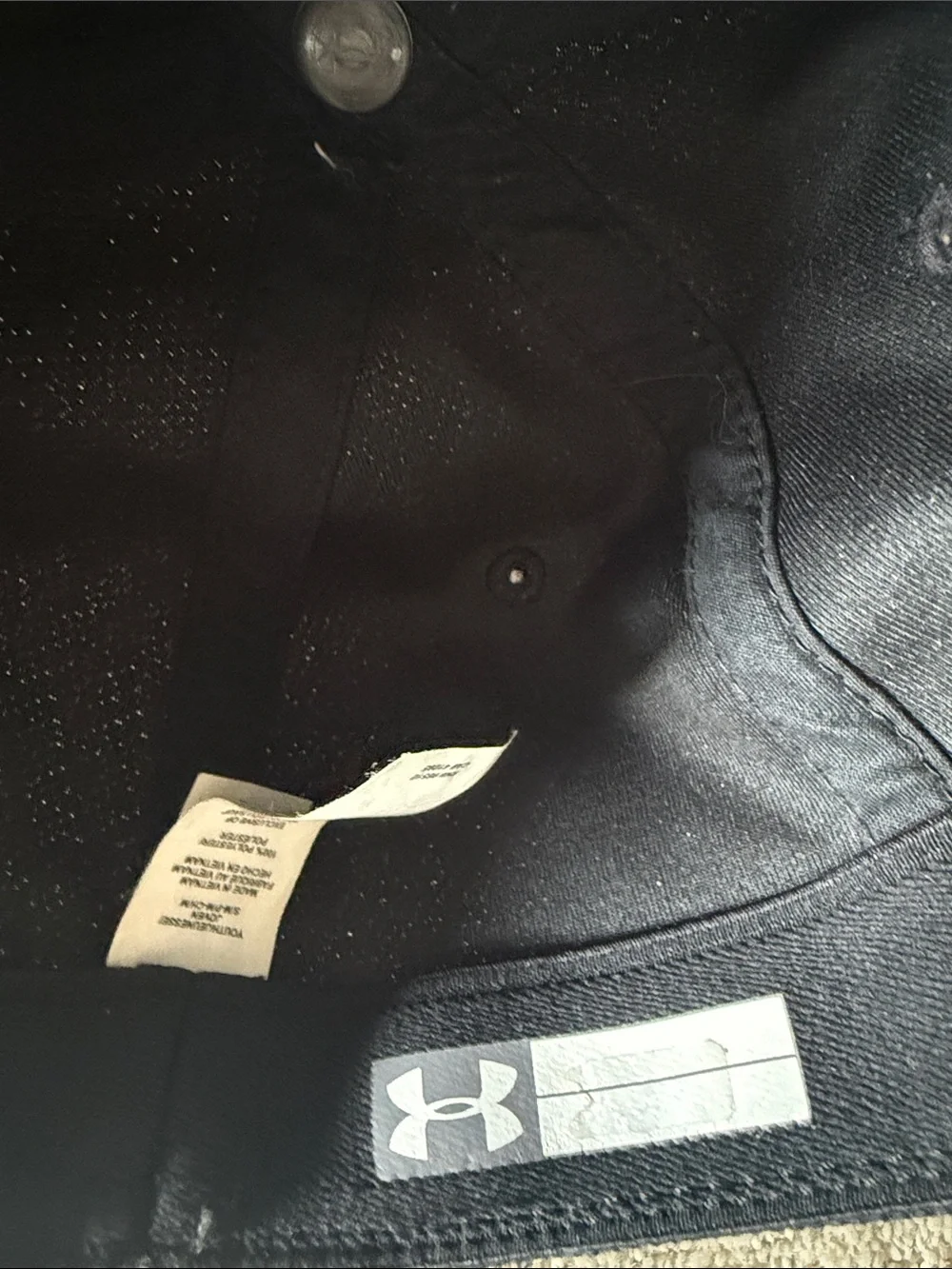 Under Armour youth black hat size small / medium with embroidered logo
